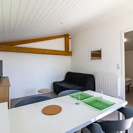 Cosy Avec Terrasse En Campagne, Proche Nantes - Fr-1-622-109 Hébergement de vacances *